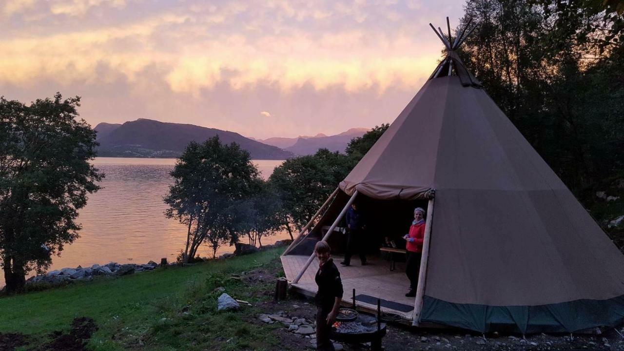 فيلا Tiny House With Fjordview! Lauvstad المظهر الخارجي الصورة